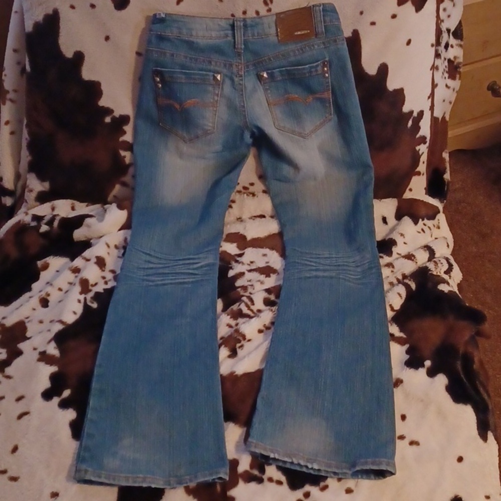 DOLLHOUSE JEANS, WOMENS SIZE 5.